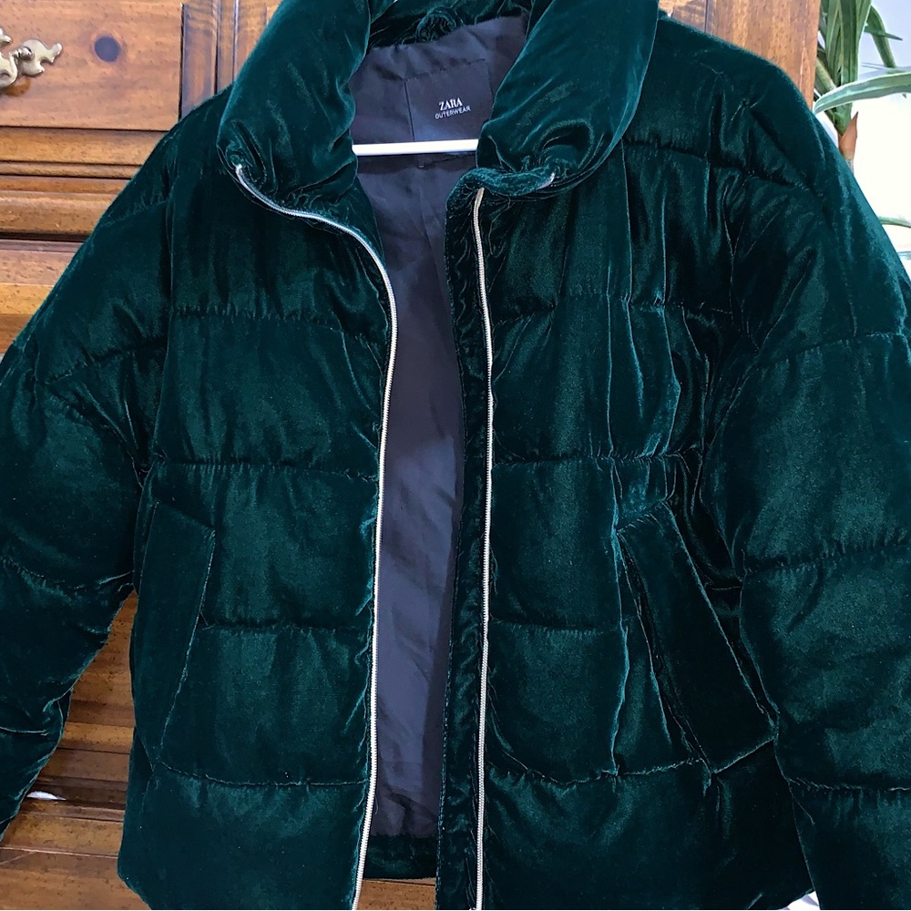 COPY - ZARA OUTERWEAR - VELVET EMERALD DARK GREEN PUFFER CROP JACKET -XS
